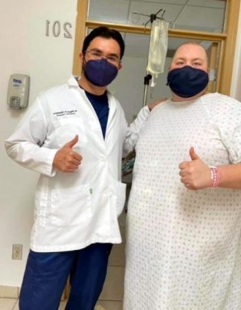 Dr.-Montalvo-with-Male-Bariatric-Patient